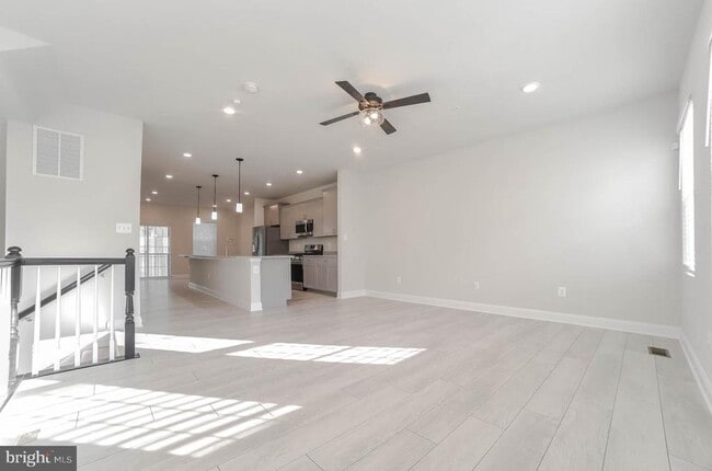 Building Photo - 23861 Myrtle Glen Way
