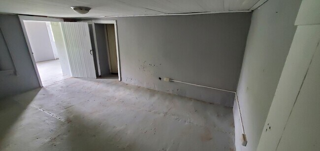 Building Photo - 29 Furnace Hill Rd
