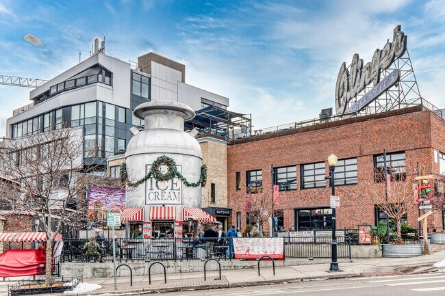 Building Photo - 1441 Central St