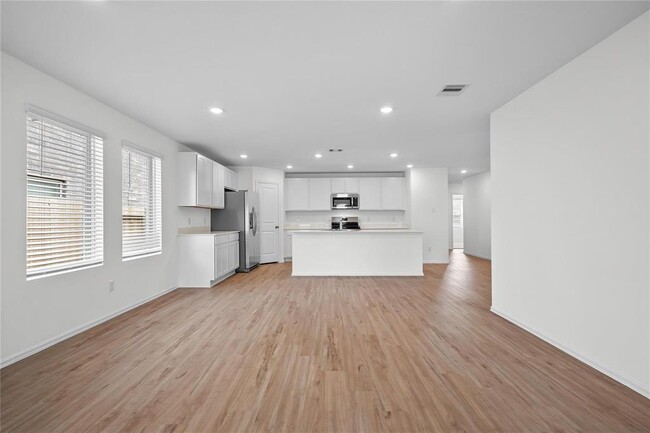 Building Photo - 5111 Sunvalley Bend Dr
