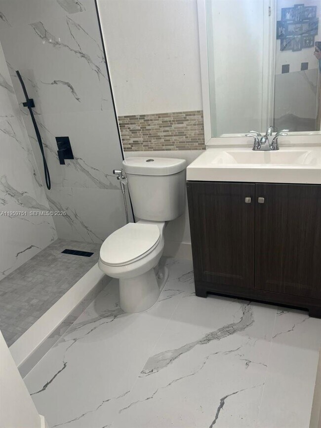 Building Photo - 8290 Lake Dr