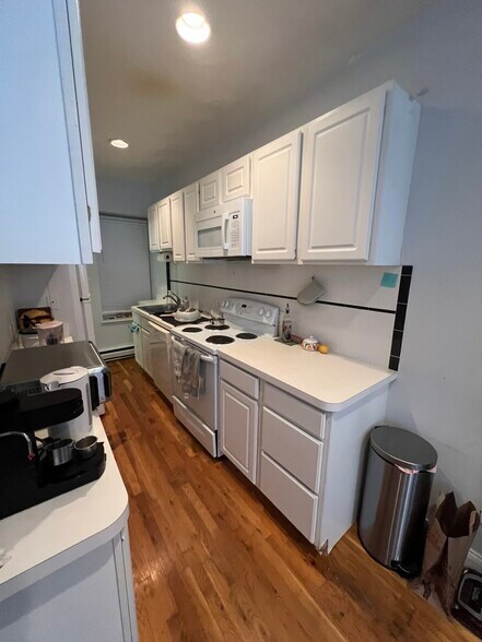 Building Photo - 20 Westland Ave