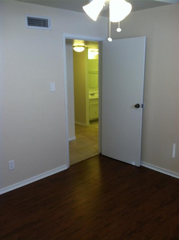 Building Photo - 1275 Witte Rd