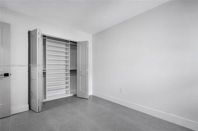 Building Photo - 7106 SW 103rd Pl