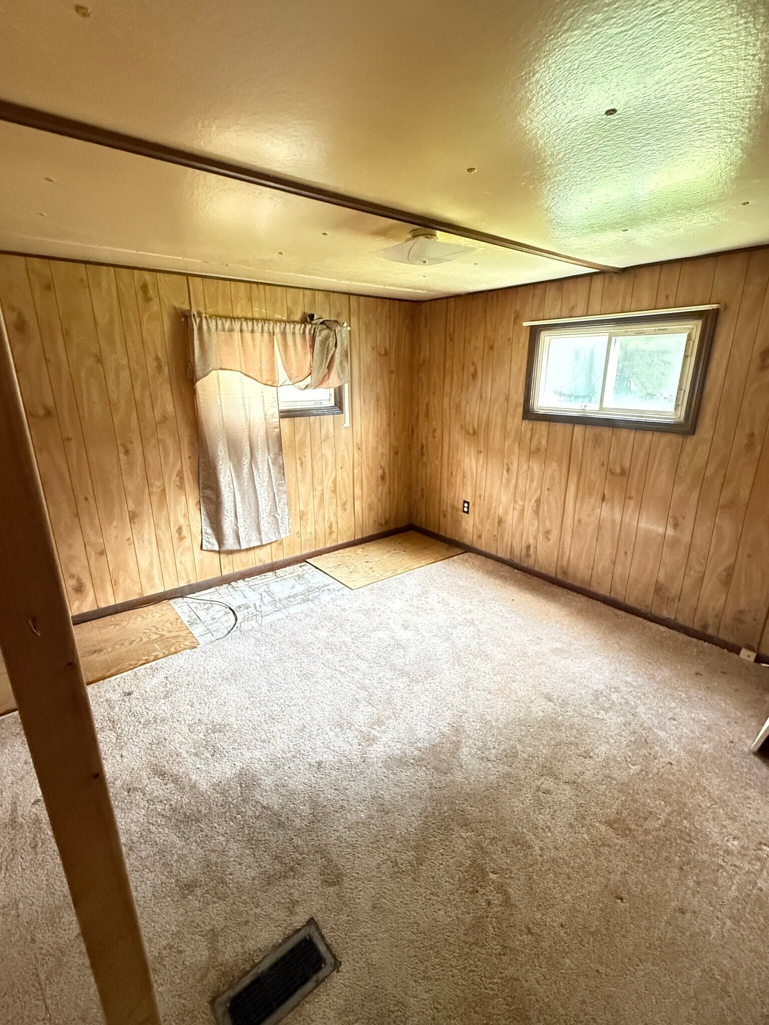 Building Photo - 1404 Rumbaugh Ln