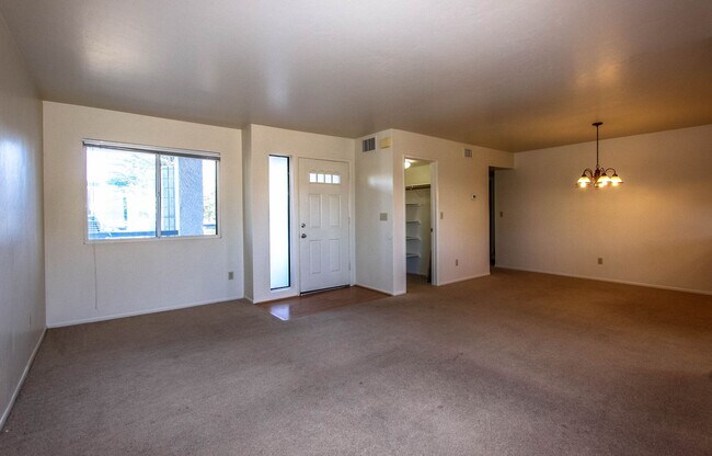 Building Photo - 3 Bedroom Unit at Villas at the Ridge in Prescott