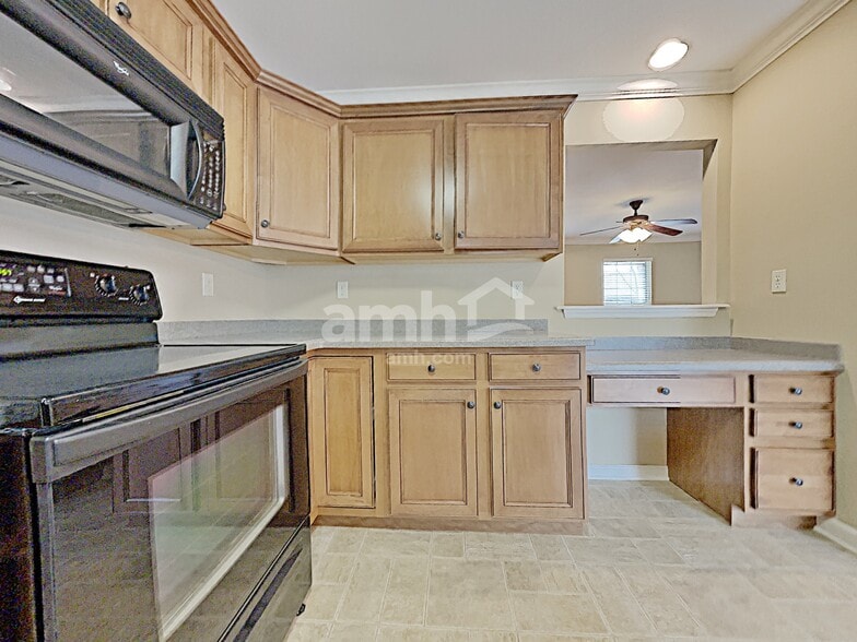 Building Photo - 1515 Pathfinder Ln