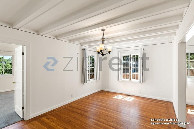 Building Photo - 632 Acacia Ln