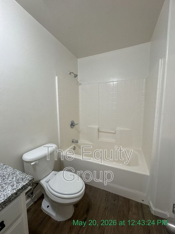 Building Photo - 407 N Park St
