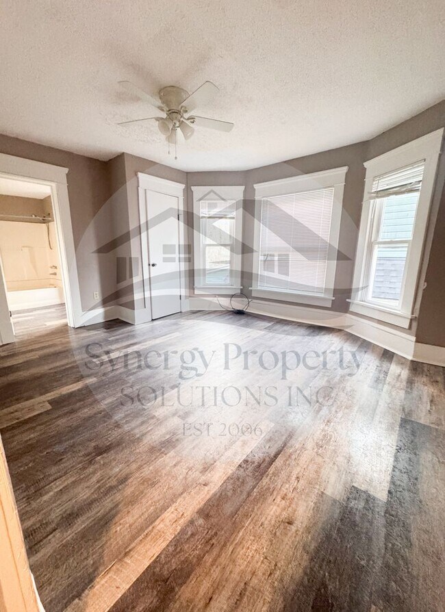 Building Photo - 403 Sherman Pl