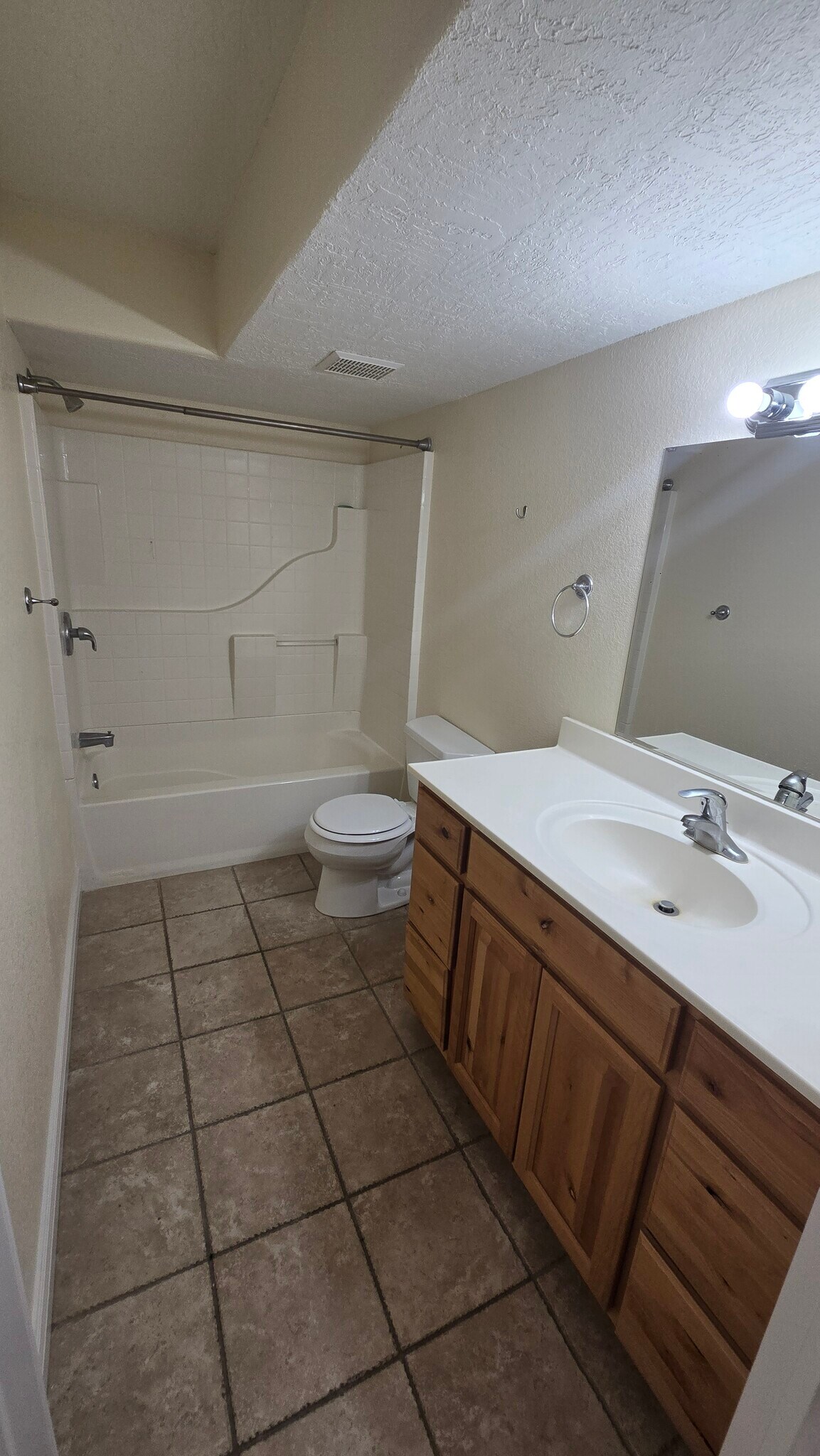 Building Photo - 1117 E 200 S