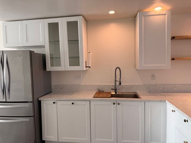 Building Photo - 6985 Ramfos Ln
