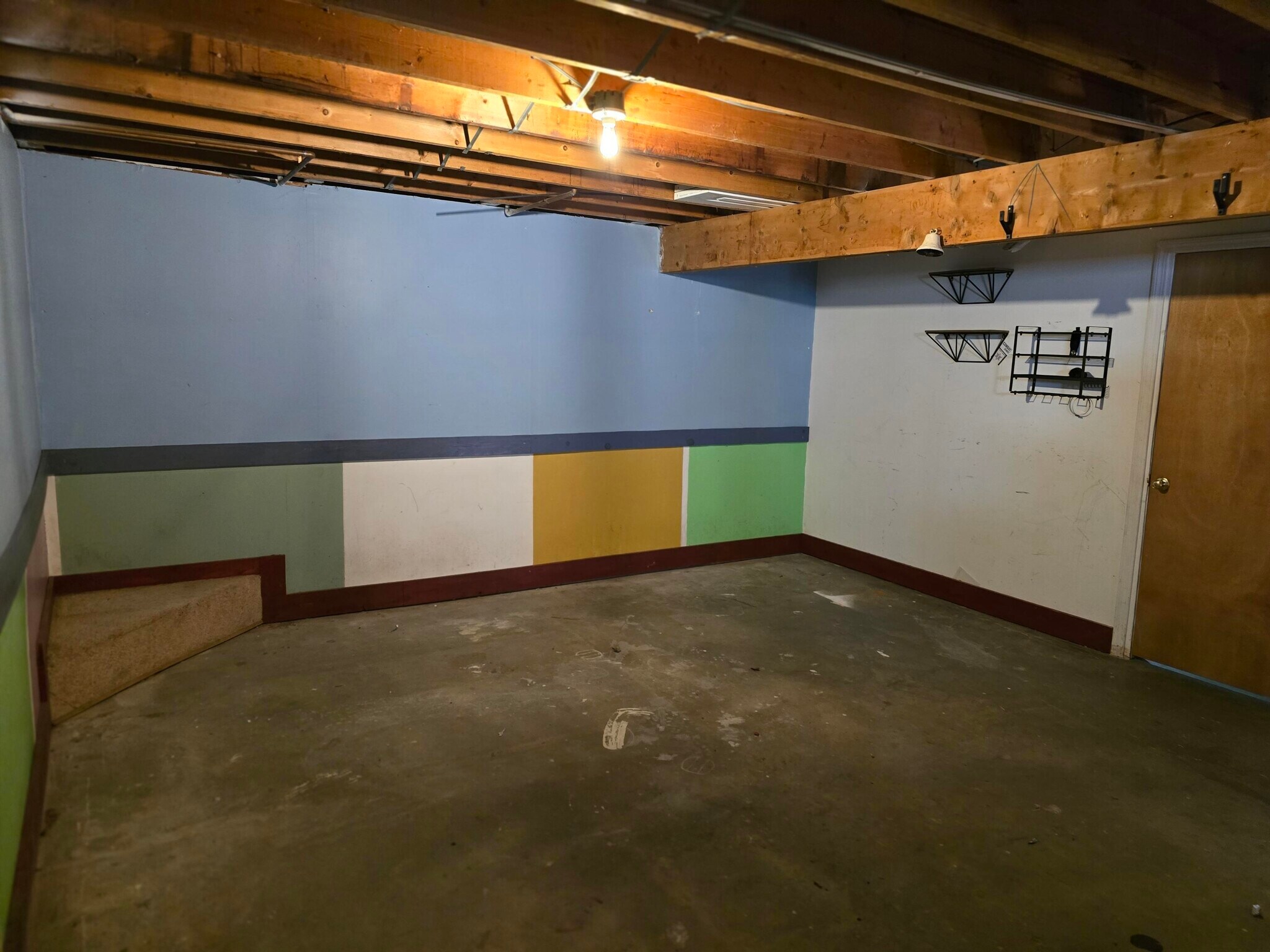 Basement - 23 Old Etna Rd