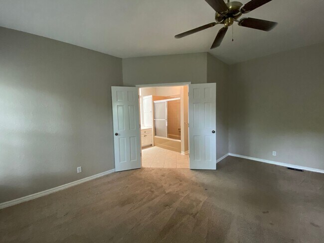 Building Photo - Storybook 3 Bedroom House