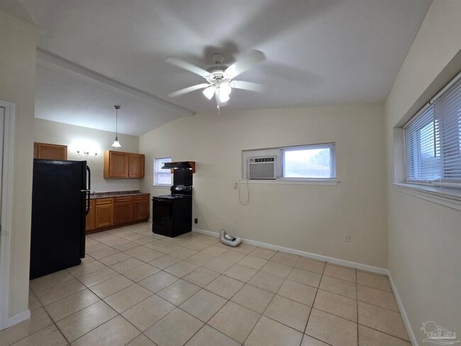 Building Photo - 604 N 70th Ave