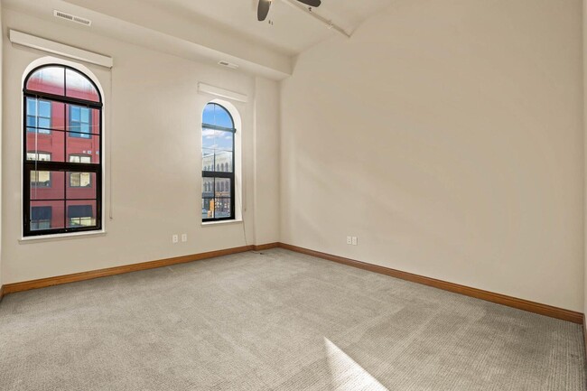 Building Photo - 138 W Pittsburgh Ave