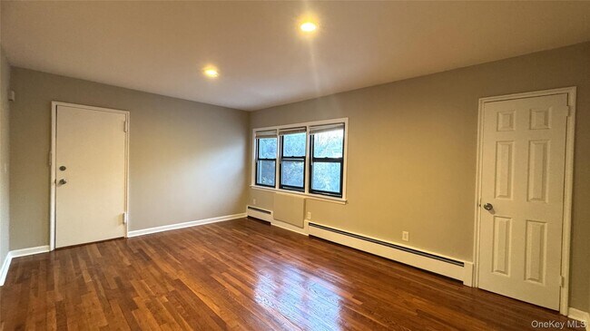 Building Photo - 17 Cornelison Ave