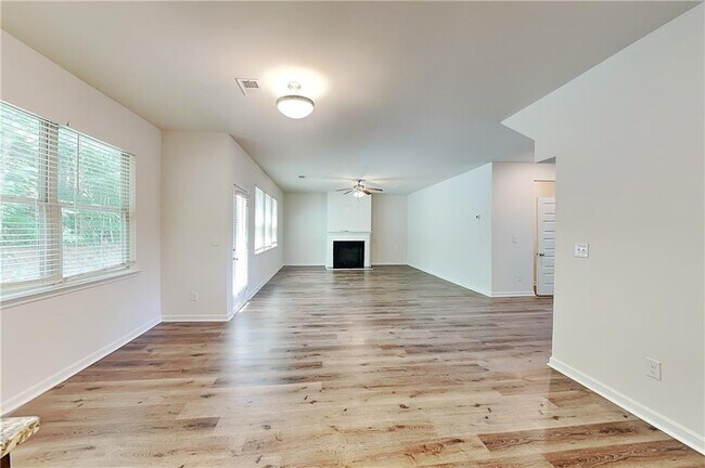 Building Photo - 4971 Terrace Dr