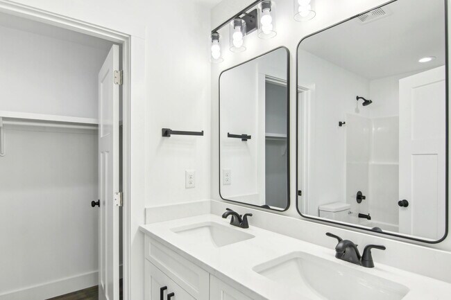 Building Photo - 4019 Cedar Fls Ln