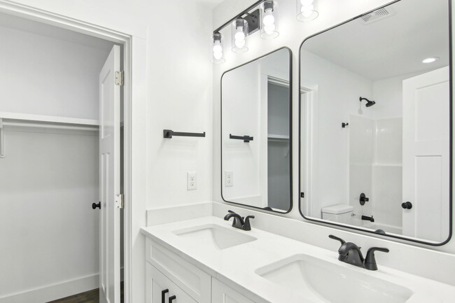 Building Photo - 4039 Cedar Fls Ln