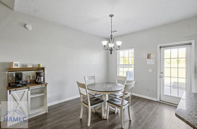 Building Photo - 56 Avondale Dr NE