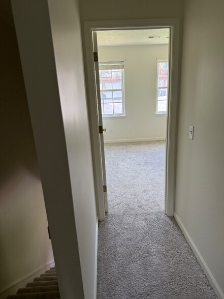 Building Photo - 219 Hunter Hills Cir