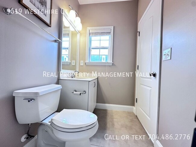 Building Photo - 9519 Westchire Ct