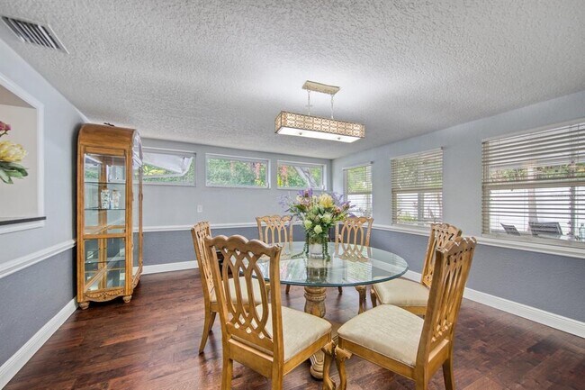 Building Photo - 3173 Fountainhead Dr