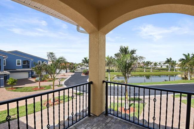 Building Photo - 132 Mediterranean Way