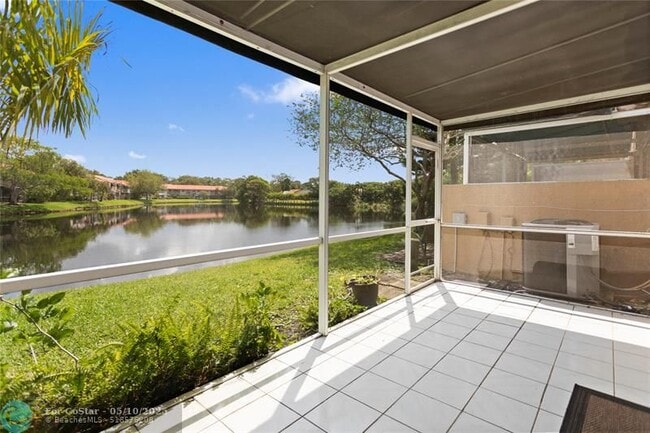 Building Photo - 640 N University Dr