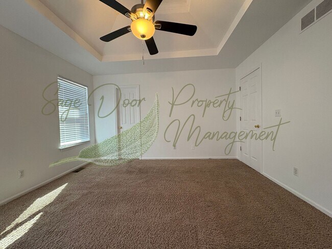 Building Photo - BEAUTIFUL BLUE SPRINGS HOME!!!