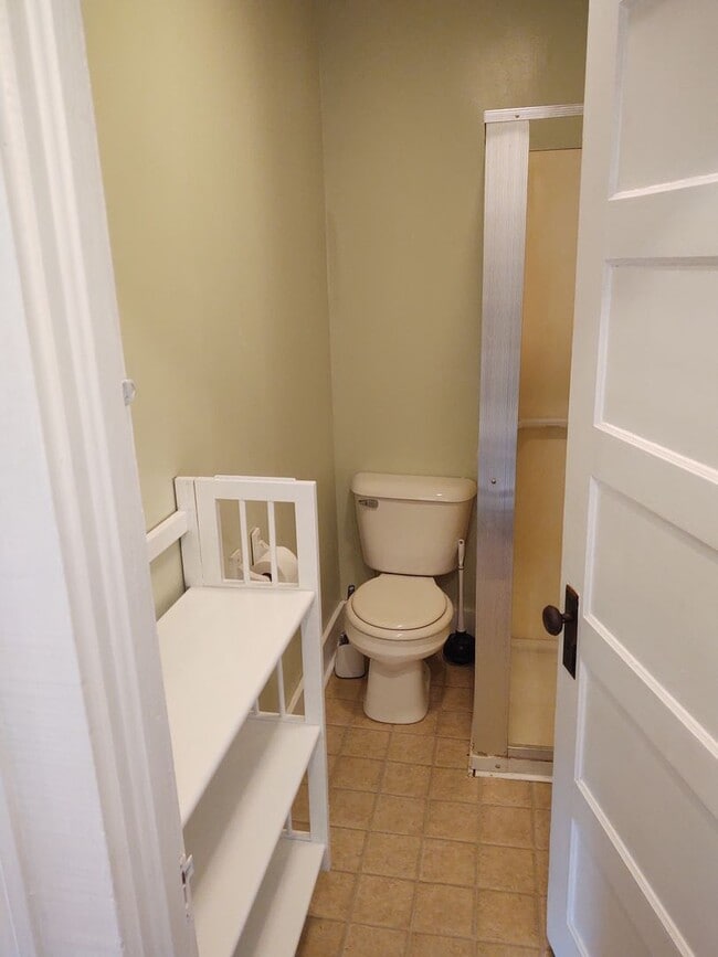 Building Photo - 1 Bedroom/1 Bath House with bonus office space on Fisher Creek in Sylva NC $1100 a month with a y...