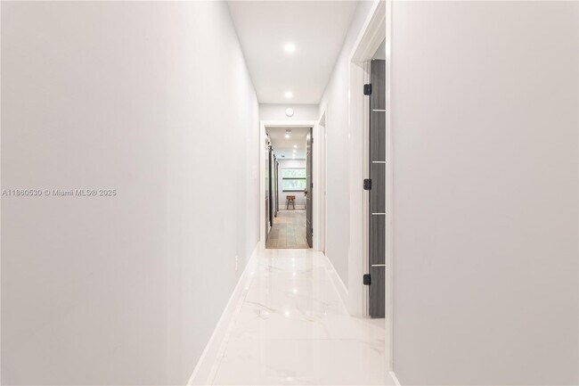 Building Photo - 3850 SW 130th Ave