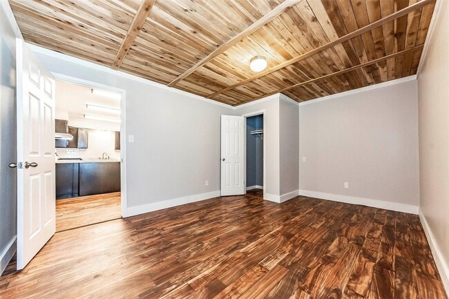 Building Photo - 123 S Carroll St