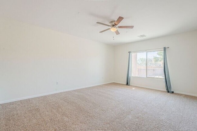 Building Photo - Pending/ Rented - Sahuarita Beauty!