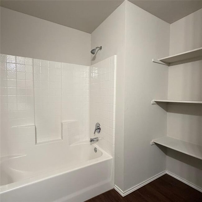 Building Photo - 2044 Autumn Way