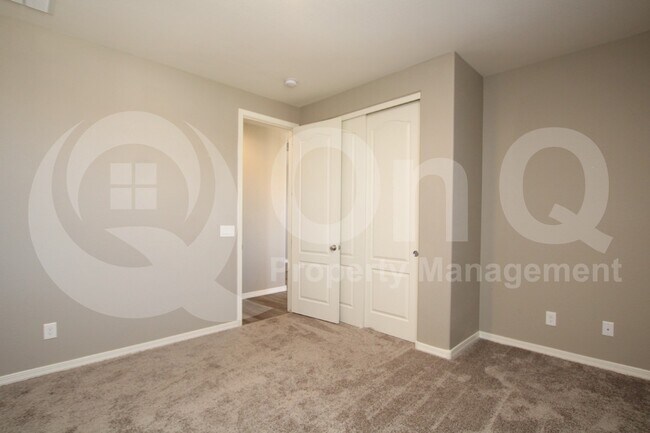 Building Photo - 17120 N 9th Pl