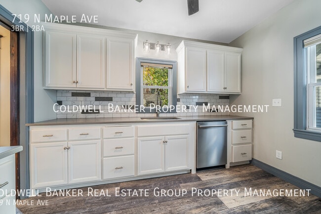 Building Photo - 719 N Maple Ave