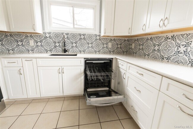 Building Photo - 218 N Midland Ave