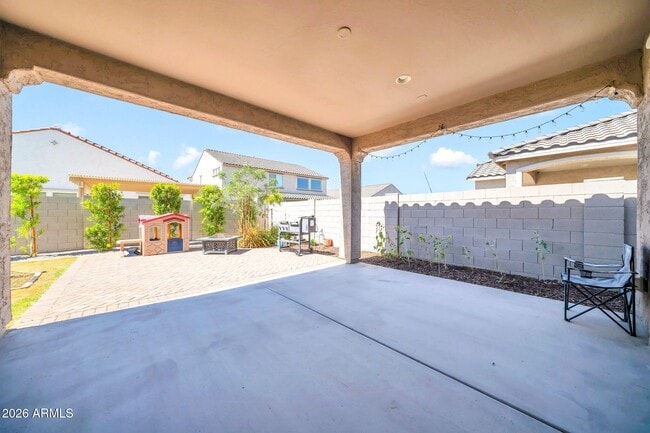 Building Photo - 17605 W Medlock Dr