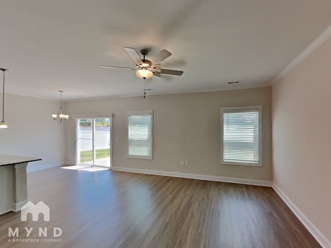 Building Photo - 158 Brixham Lp