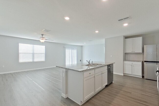 Building Photo - 8614 SW 43rd Ter