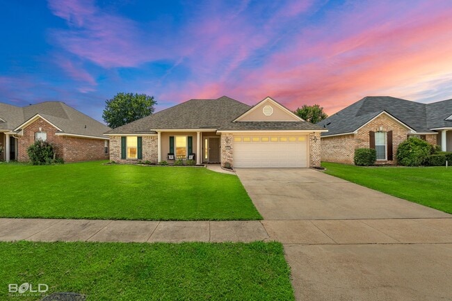 Primary Photo - Check Out this 4 bed 2 bath
