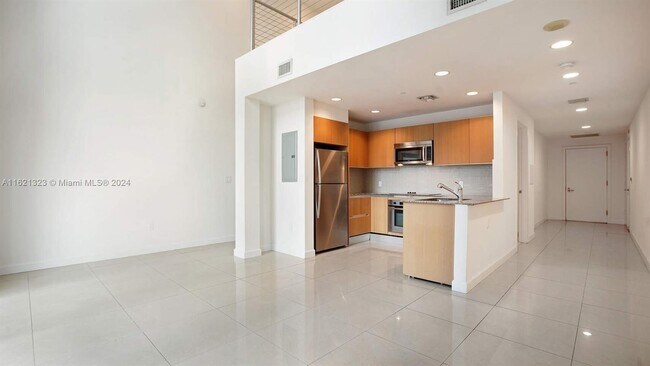 Building Photo - 1050 Brickell Ave