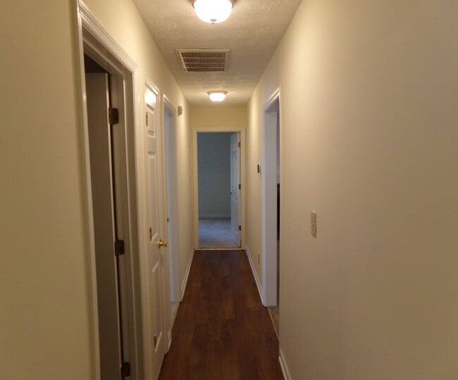 Building Photo - Just minutes from Cherry Point MCAS