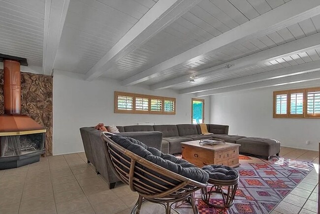 Building Photo - Stylish Palm Springs Home with Indoor-Outdoor Living