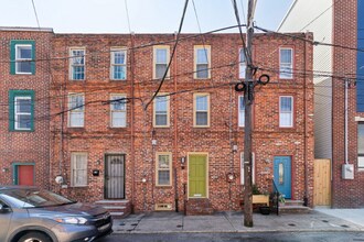 Building Photo - 304 Sears St