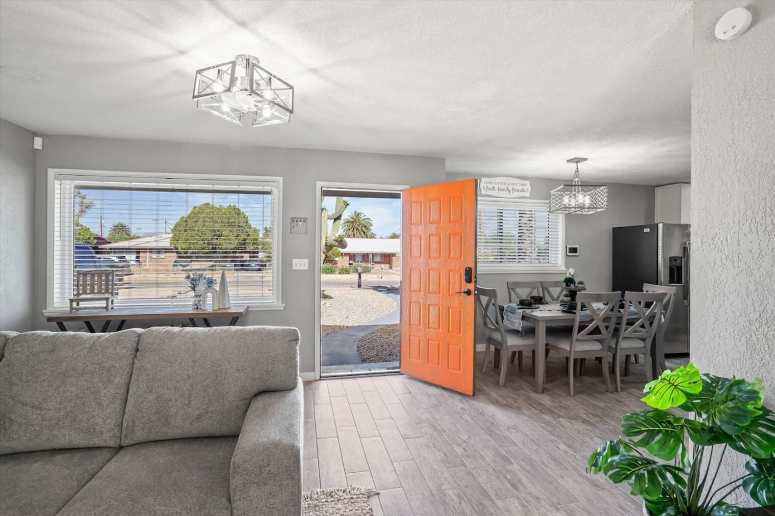 Building Photo - 2764 N Warren Ave