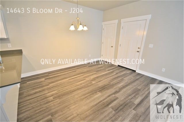 Building Photo - Stunning 3 Bed Herriman Condo! No Deposit ...