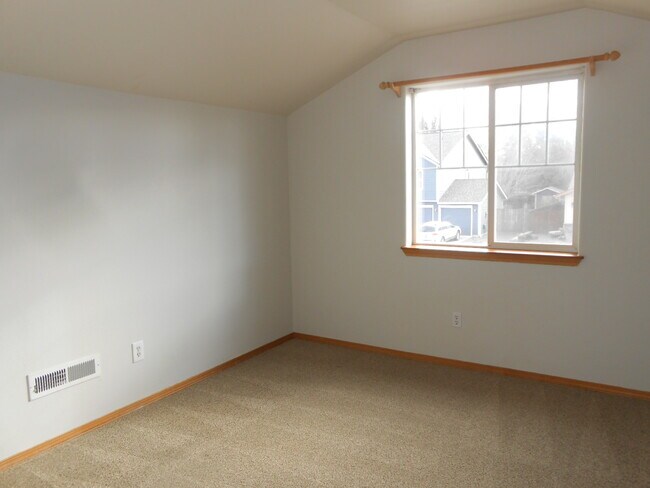 Building Photo - 20946 Lupine Ave